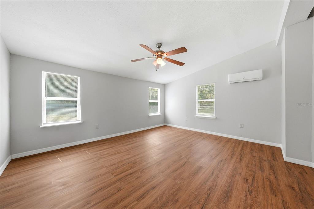 40404 Holly Branch Road Eustis, FL 32736 - Photo 12 of 38