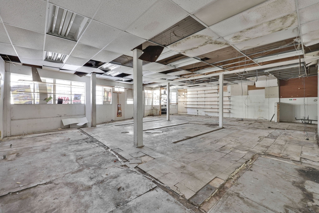 140-142 Dickinson Street Springfield, MA 01108 - Photo 40 of 42 a view of empty room