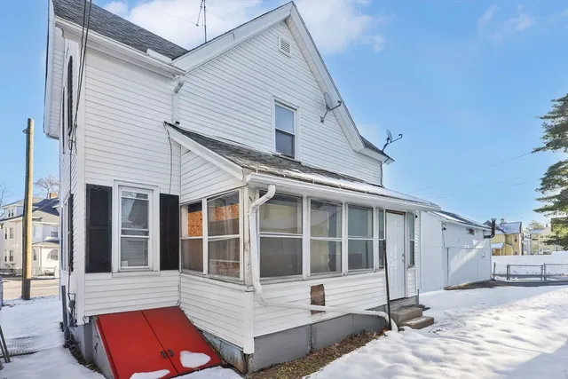 a view of an entryway and hallway