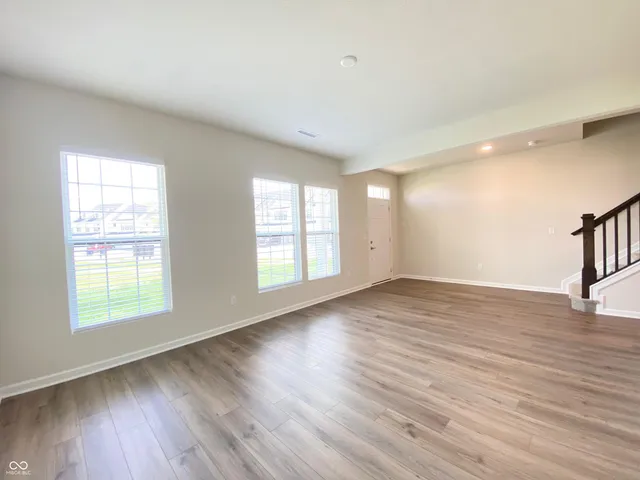 $2,900 | 10947 Belgian Lane, Zionsville, IN 46077