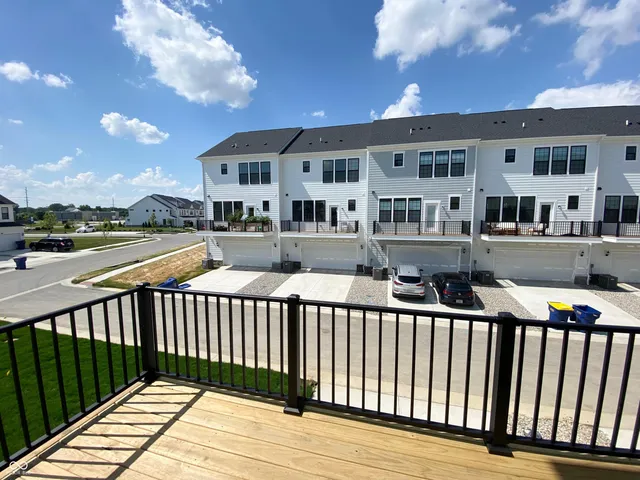 $2,900 | 10947 Belgian Lane, Zionsville, IN 46077