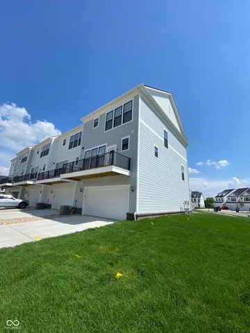 $2,900 | 10947 Belgian Lane, Zionsville, IN 46077