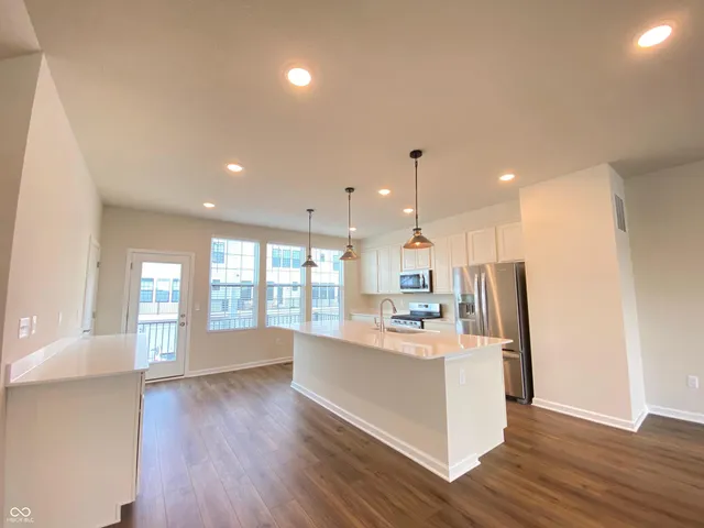 $2,900 | 10947 Belgian Lane, Zionsville, IN 46077