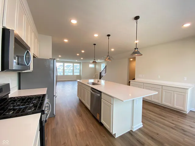 $2,900 | 10947 Belgian Lane, Zionsville, IN 46077