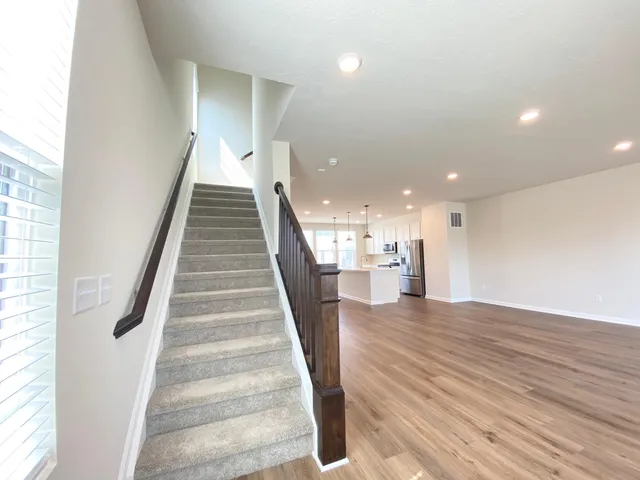 $2,900 | 10947 Belgian Lane, Zionsville, IN 46077