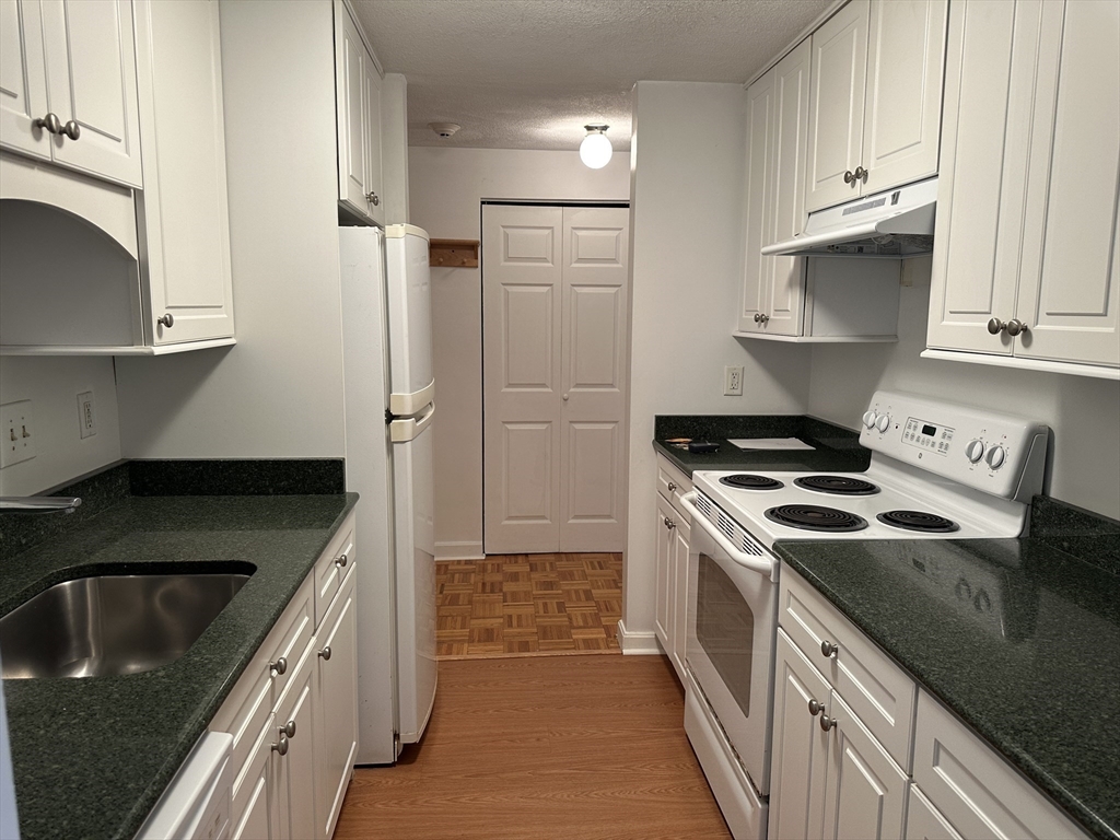 1600 Massachusetts Avenue, Unit 308 Cambridge, MA 02138 - Photo 7 of 28