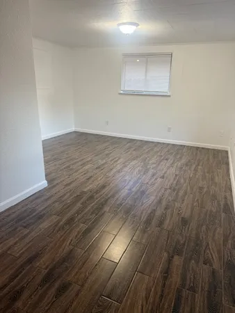 $1,100 | 417 South Commerce Street, Unit B, Lockhart, TX 78644