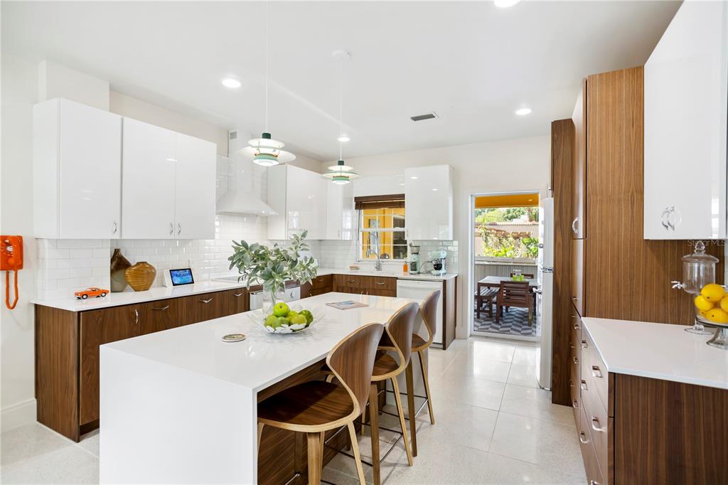 2217 Brevard Road Northeast St. Petersburg, FL 33704 - Photo 5 of 66