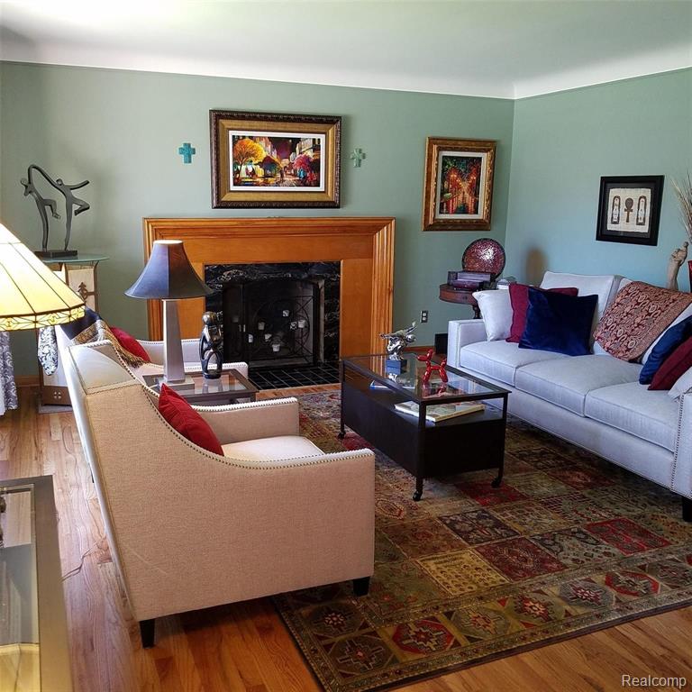 412 Roland Court Grosse Pointe Farms, MI 48236 - Photo 7 of 44