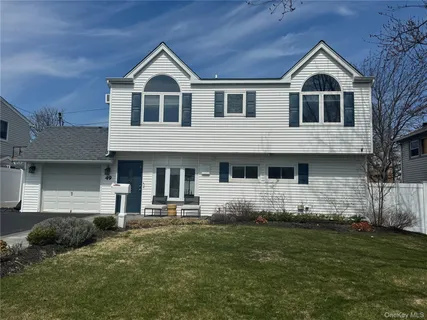 $850,000 | 49 Downhill Lane, Wantagh, NY 11793