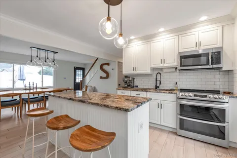 $799,000 | 49 Downhill Lane, Wantagh, NY 11793