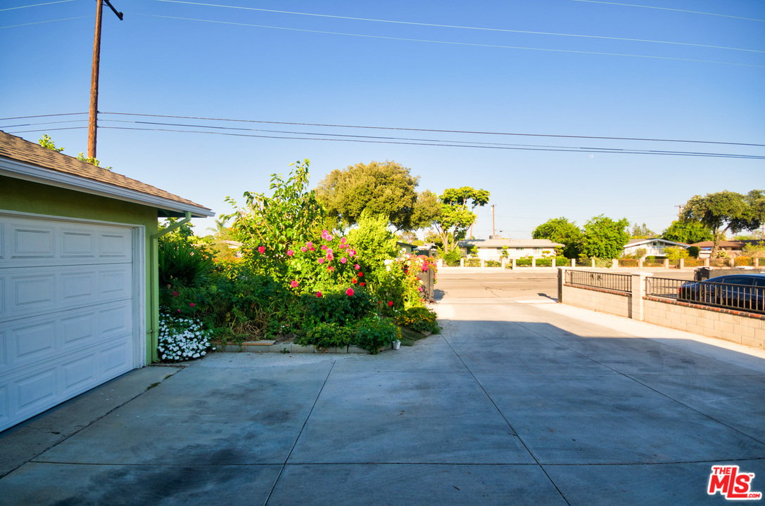 713 South Brookhurst Road Fullerton, CA 92833 - Photo 14 of 50