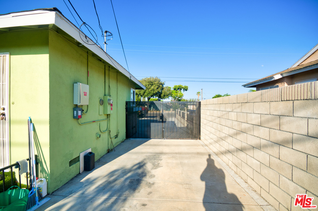 713 South Brookhurst Road Fullerton, CA 92833 - Photo 15 of 50