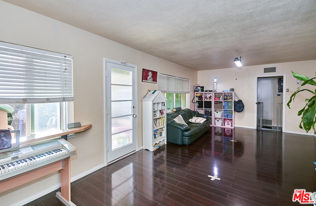 713 South Brookhurst Road Fullerton, CA 92833 - Photo 25 of 50