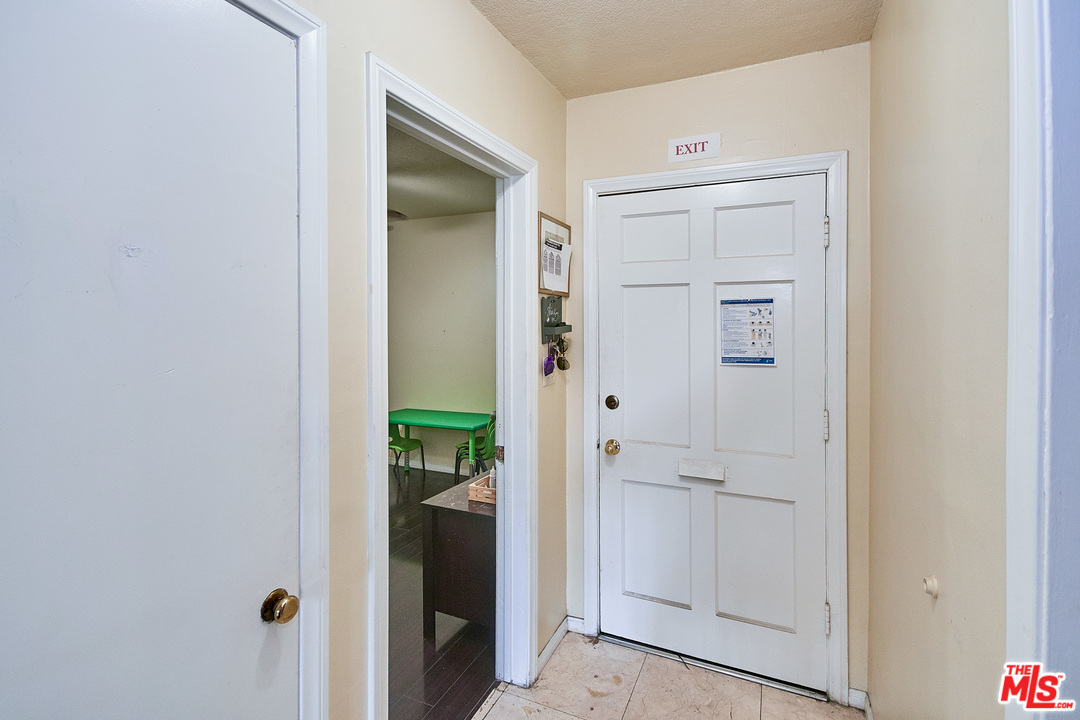 713 South Brookhurst Road Fullerton, CA 92833 - Photo 34 of 50