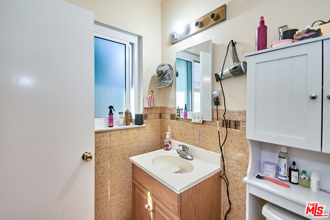 713 South Brookhurst Road Fullerton, CA 92833 - Photo 37 of 50