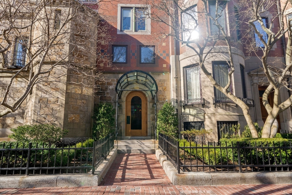 492 Beacon Street, Unit 36 Boston, MA 02115 - Photo 36 of 38