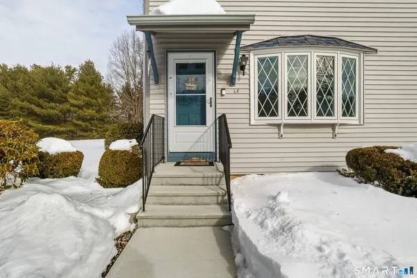 $325,000 | 20 Wolf Hill Road, Unit 1A, Wolcott, CT 06716