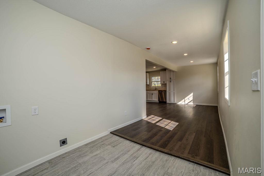 18042 Highway 32 Lebanon, MO 65536 - Photo 3 of 21