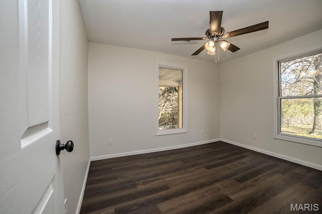 18042 Highway 32 Lebanon, MO 65536 - Photo 7 of 21