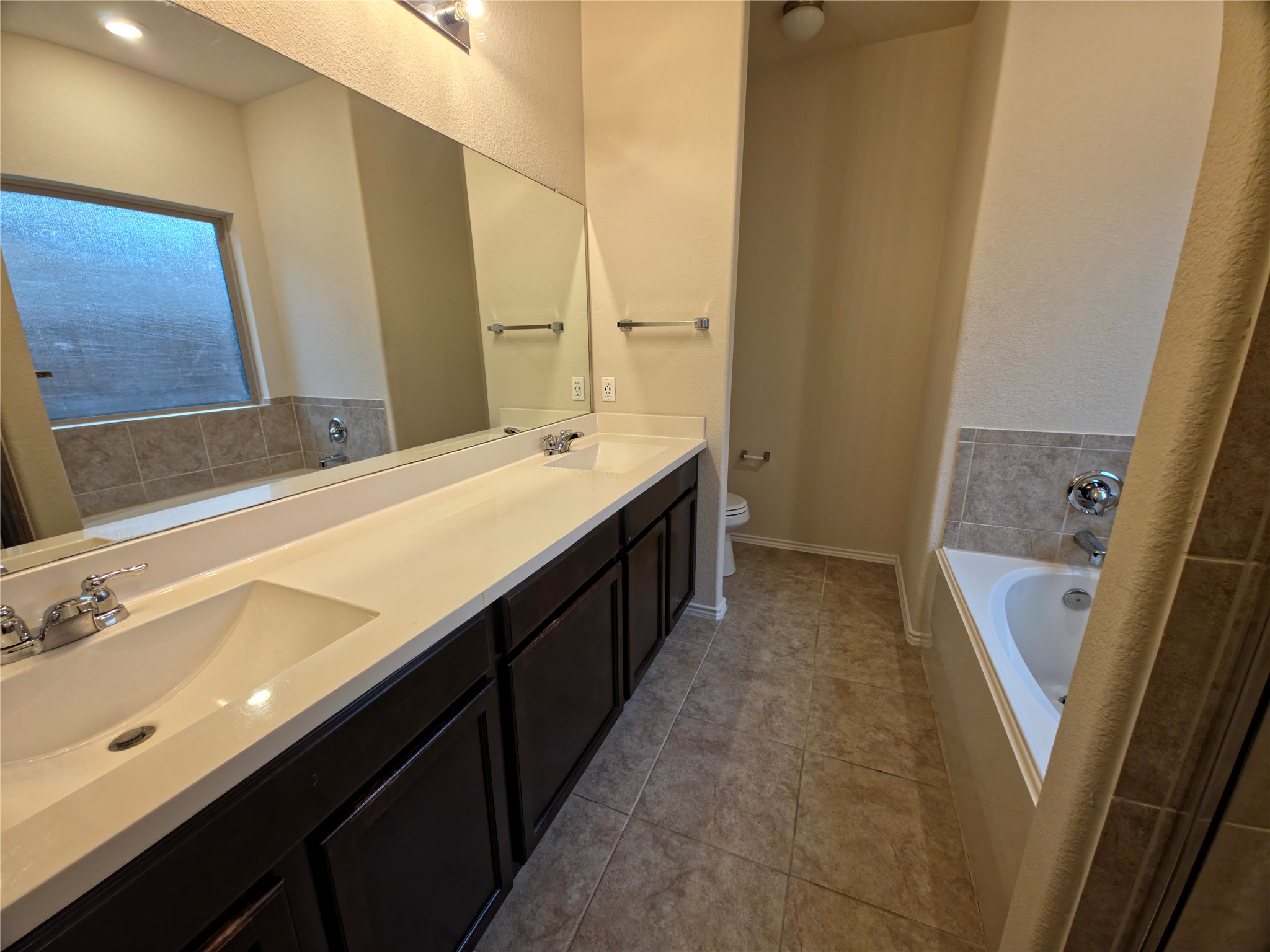 5701 Southerner Way Austin, TX 78747 - Photo 9 of 16