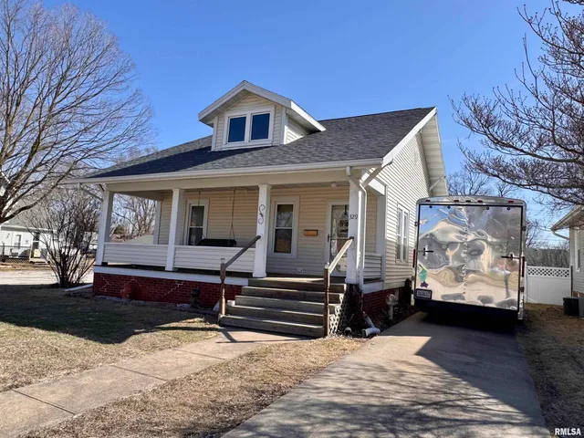 $120,000 | 329 North Pearl Street, Macomb, IL 61455