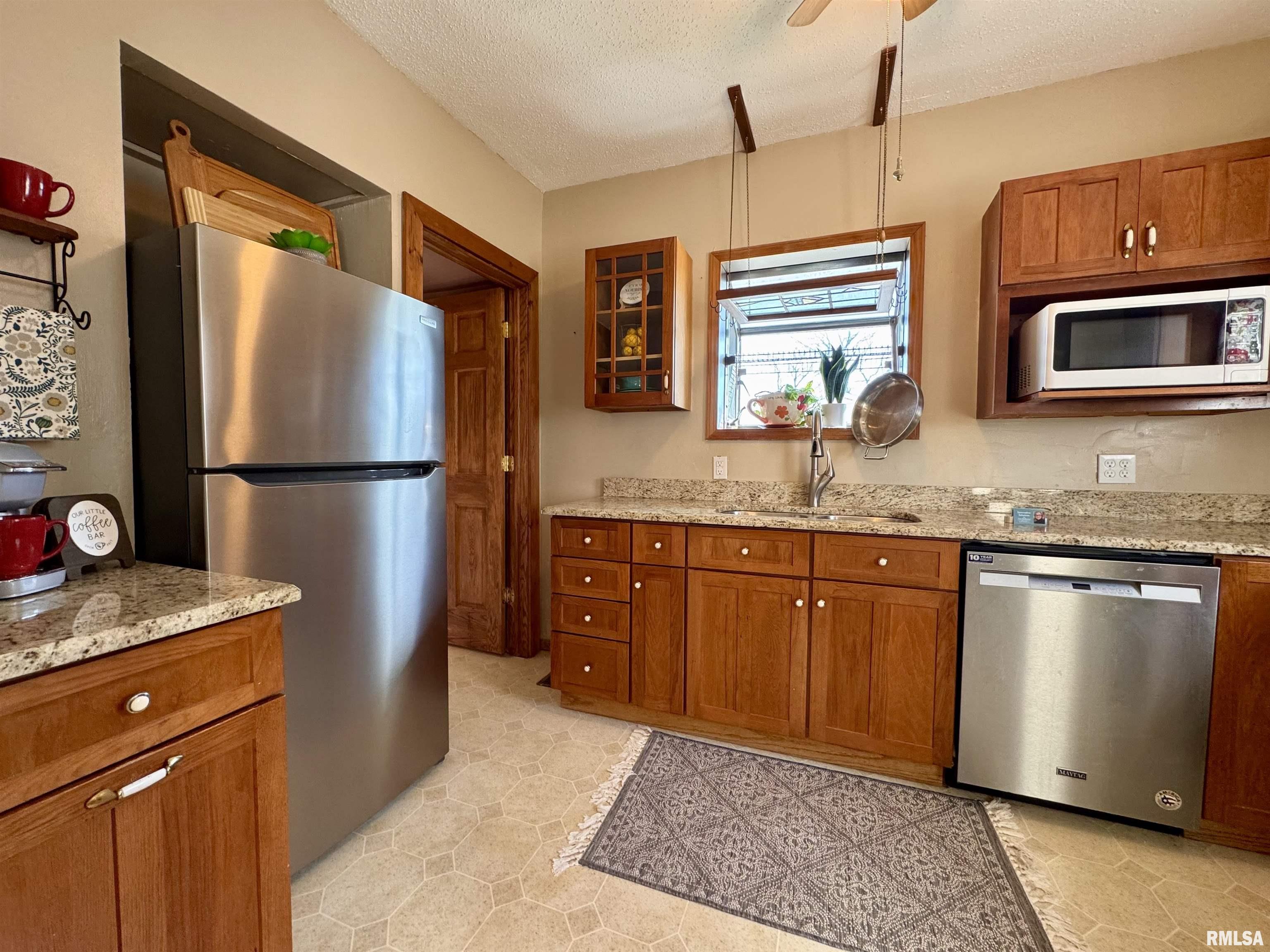 329 North Pearl Street Macomb, IL 61455 - Photo 11 of 20