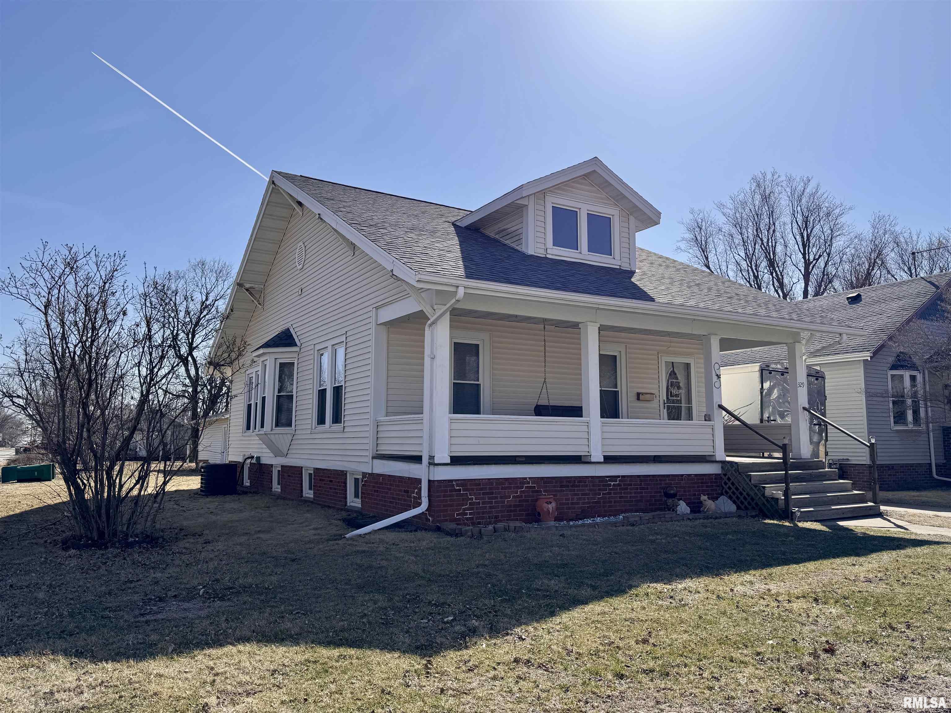 329 North Pearl Street Macomb, IL 61455 - Photo 2 of 20