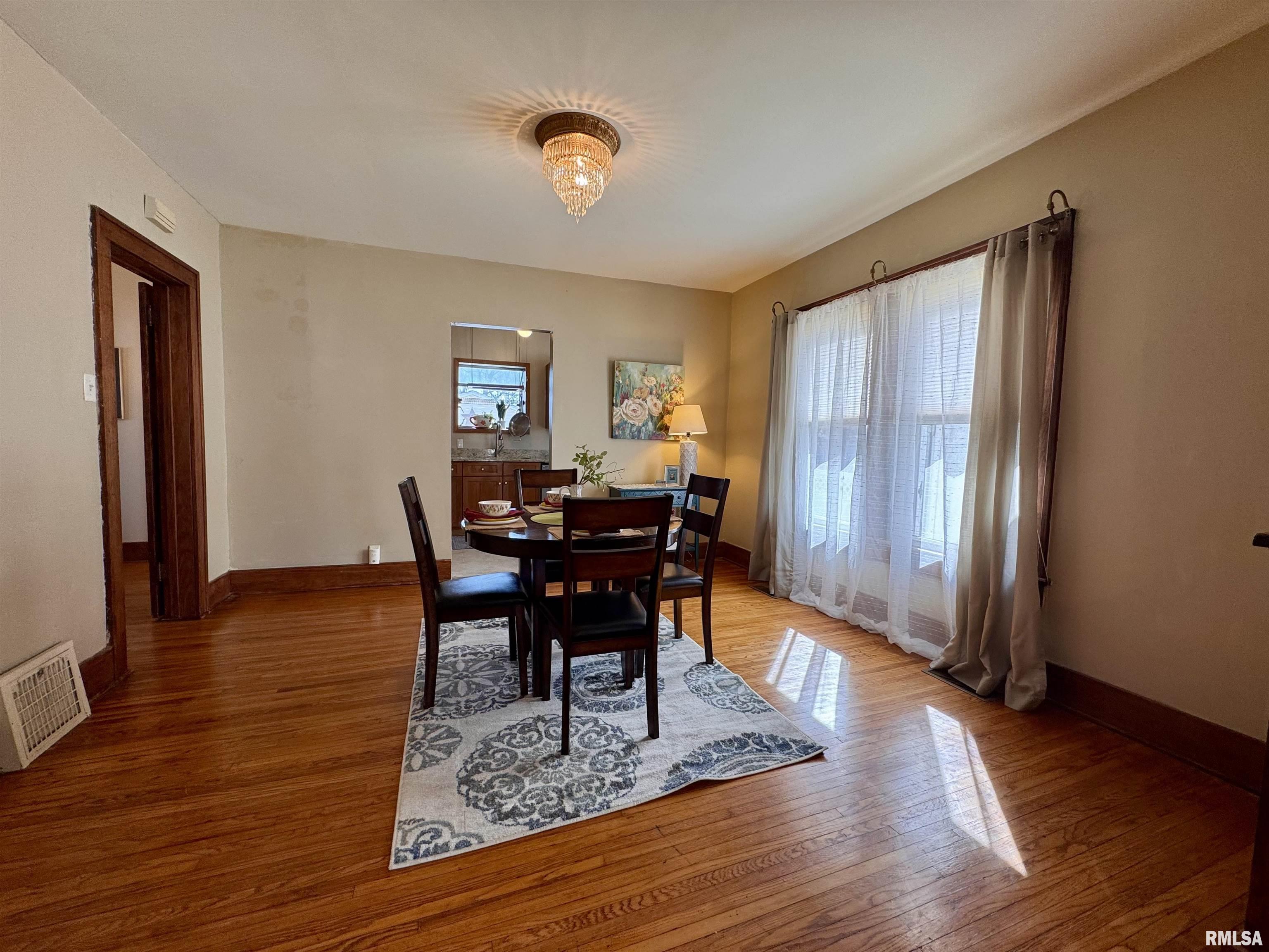 329 North Pearl Street Macomb, IL 61455 - Photo 4 of 20