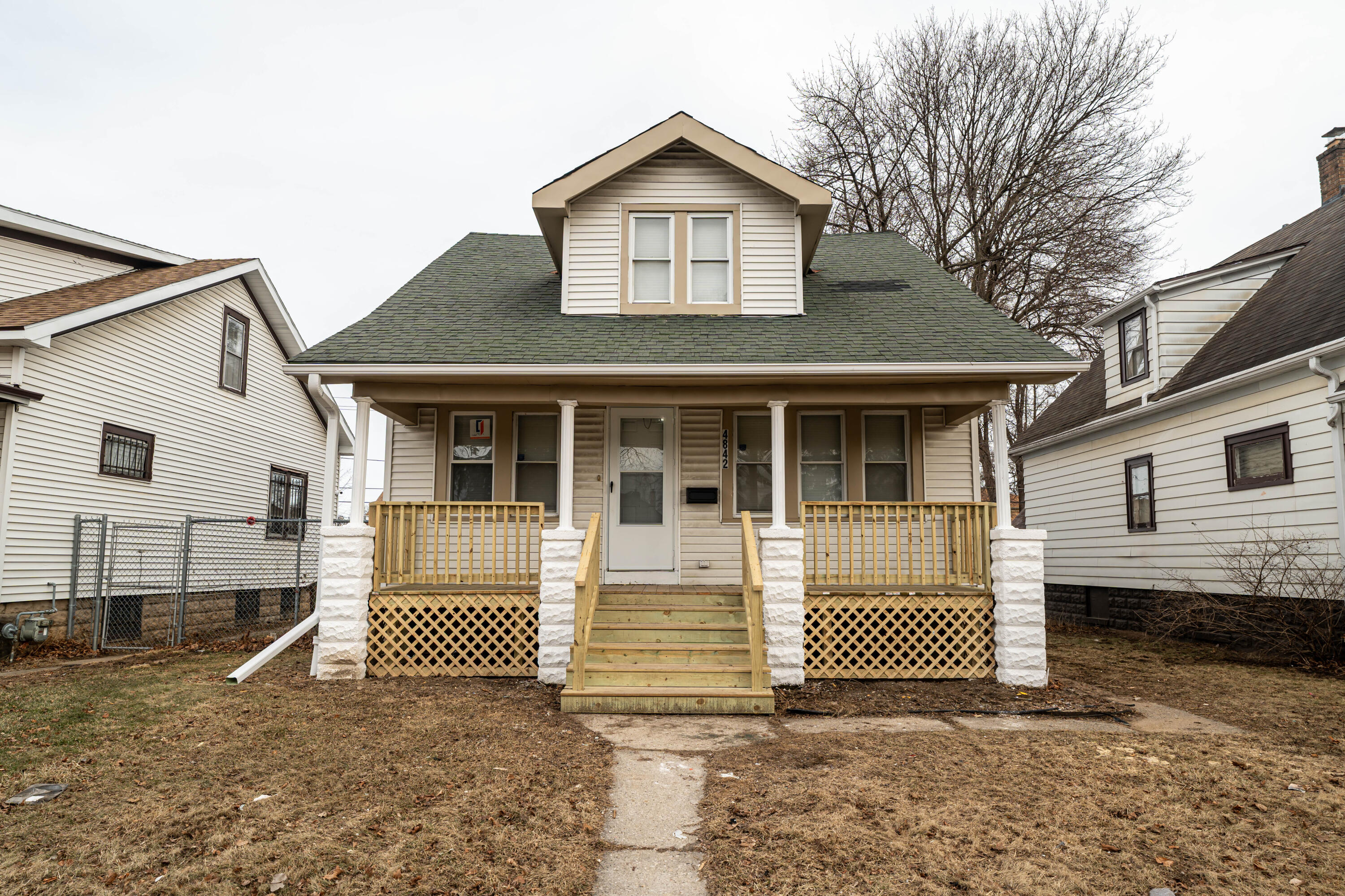 4842 North 26th Street Milwaukee, WI 53209 - Photo 16 of 16 4842 front
