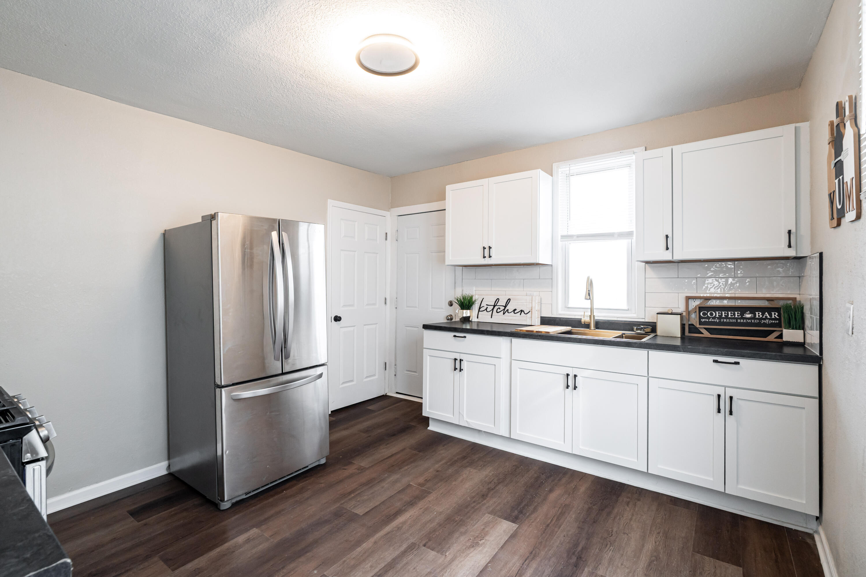 4842 North 26th Street Milwaukee, WI 53209 - Photo 5 of 16 kitchen