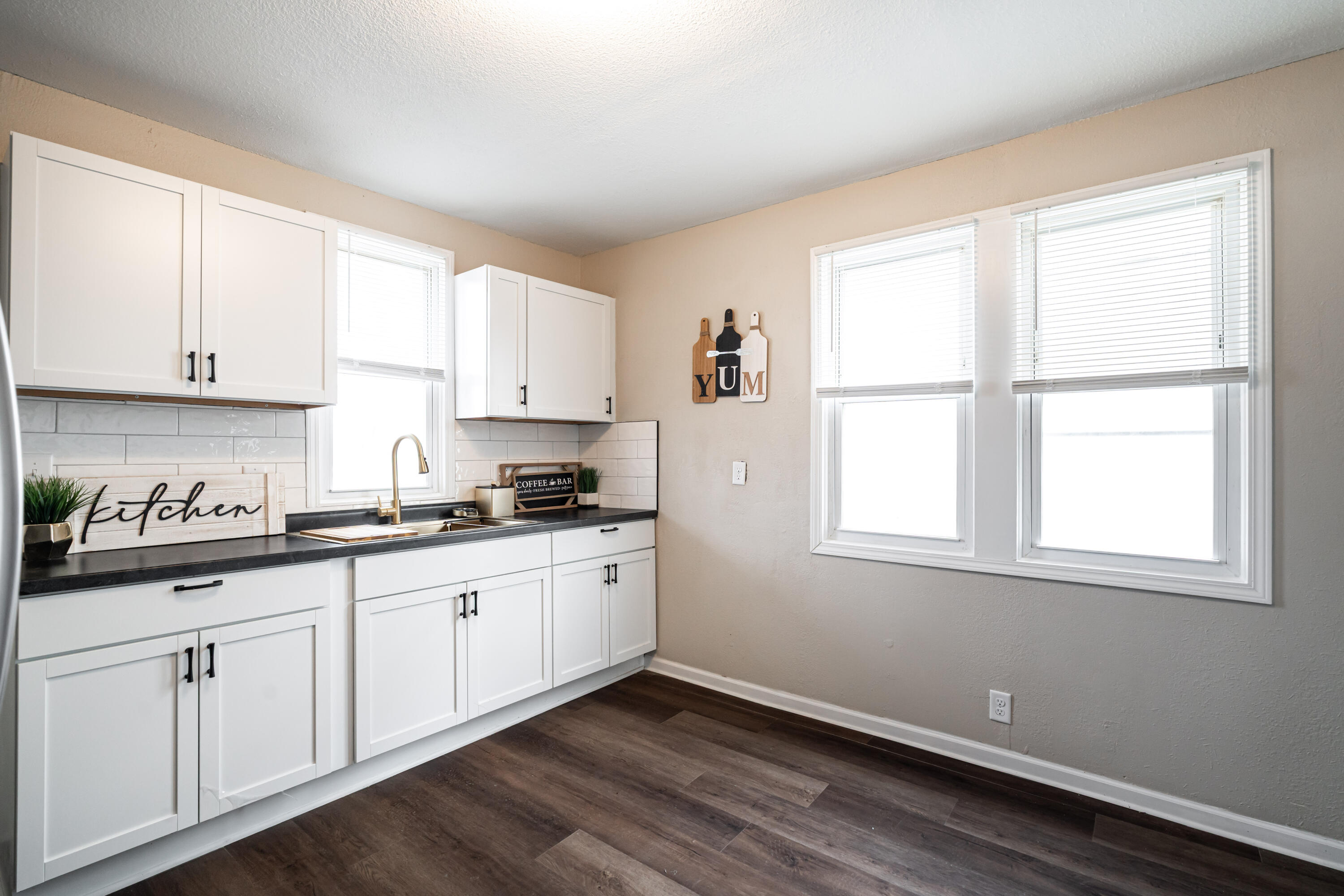 4842 North 26th Street Milwaukee, WI 53209 - Photo 6 of 16 kitchen