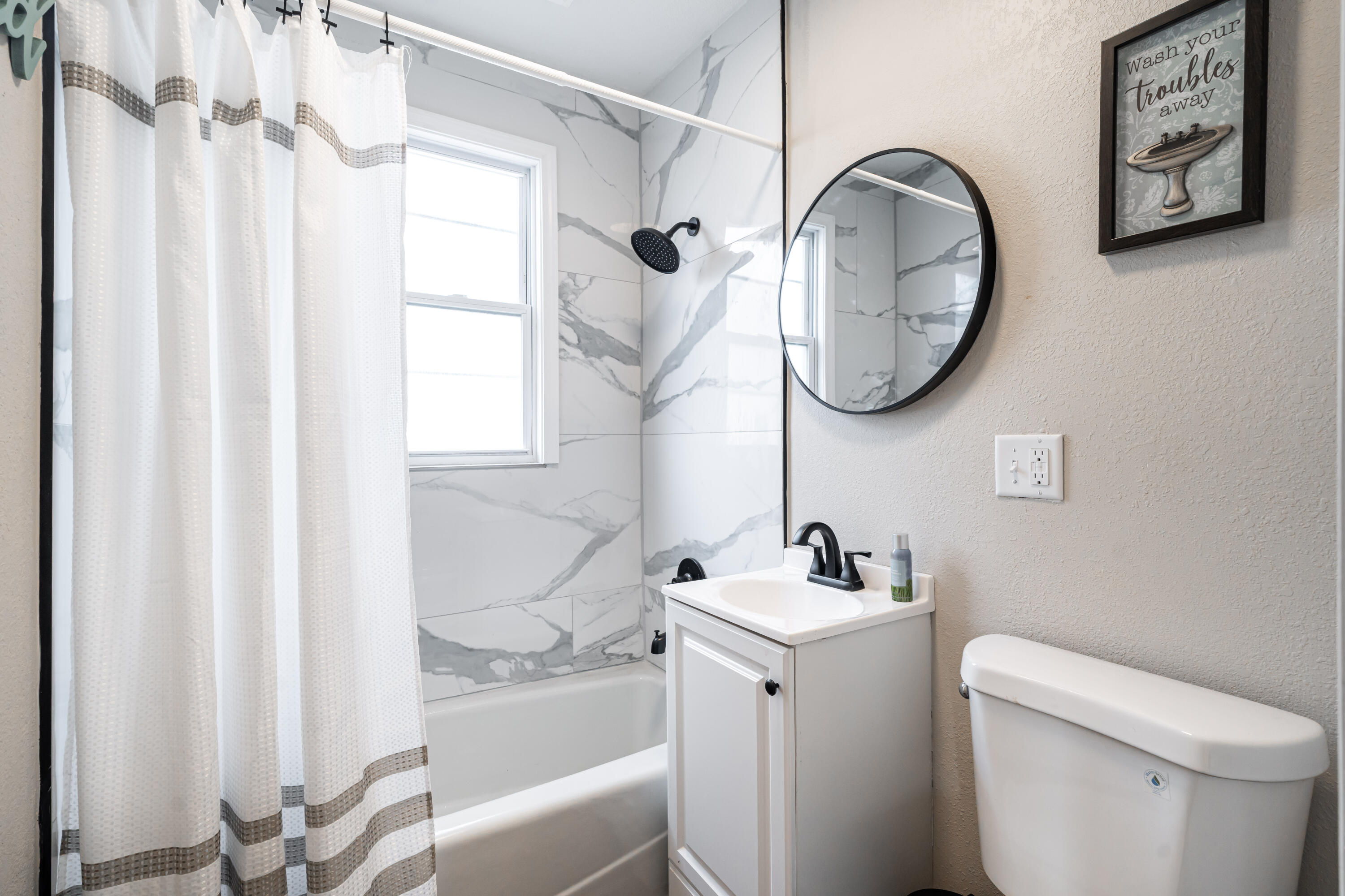 4842 North 26th Street Milwaukee, WI 53209 - Photo 8 of 16 bathroom