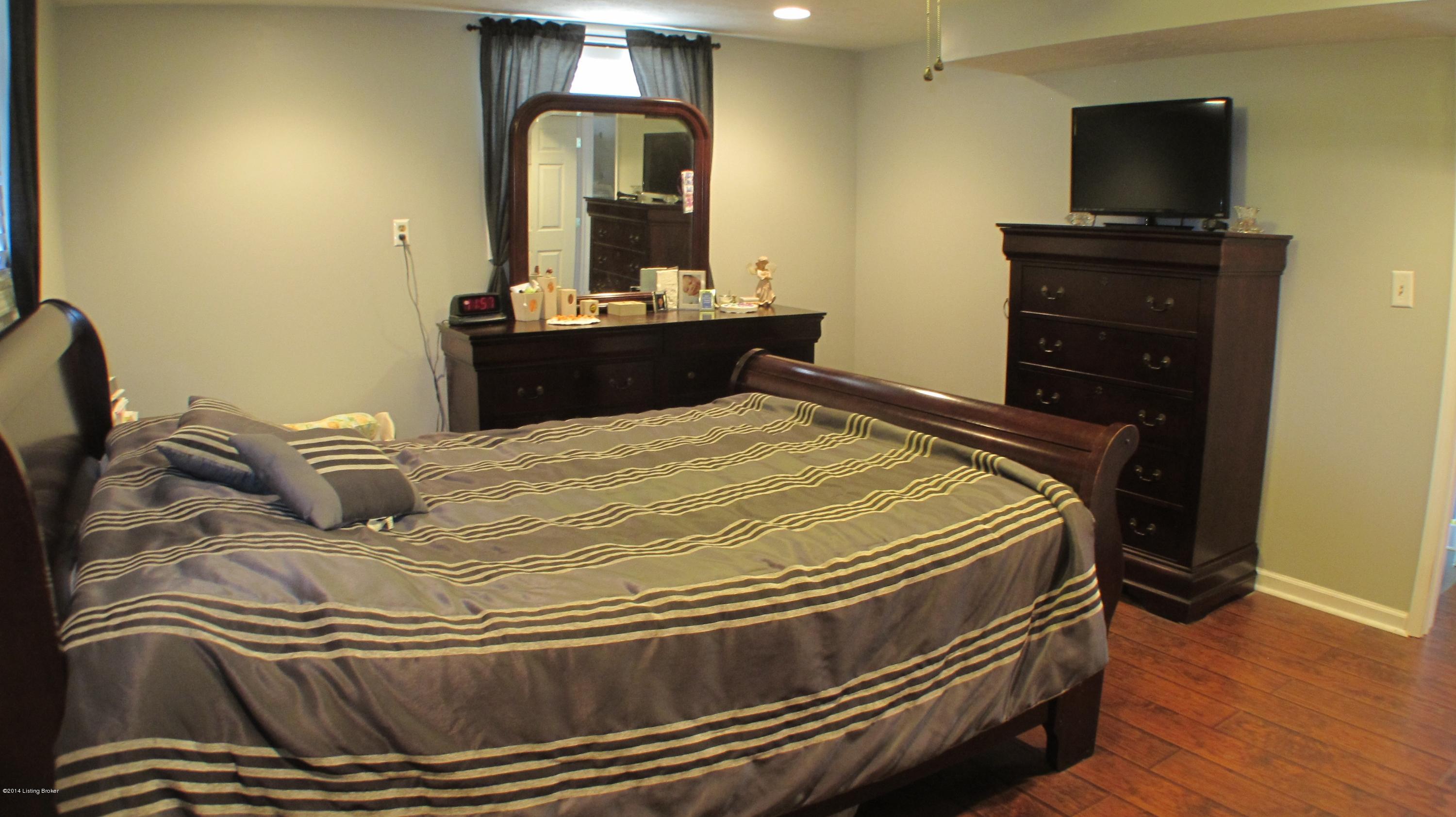 5320 Rayburn Road Louisville, KY 40272 - Photo 9 of 15 IMG_4907