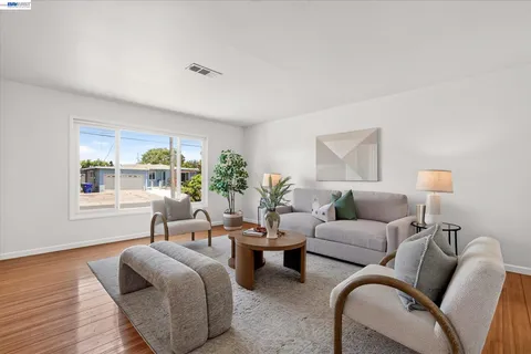 $799,950 | 19131 Waverly Avenue, San Lorenzo, CA 94541