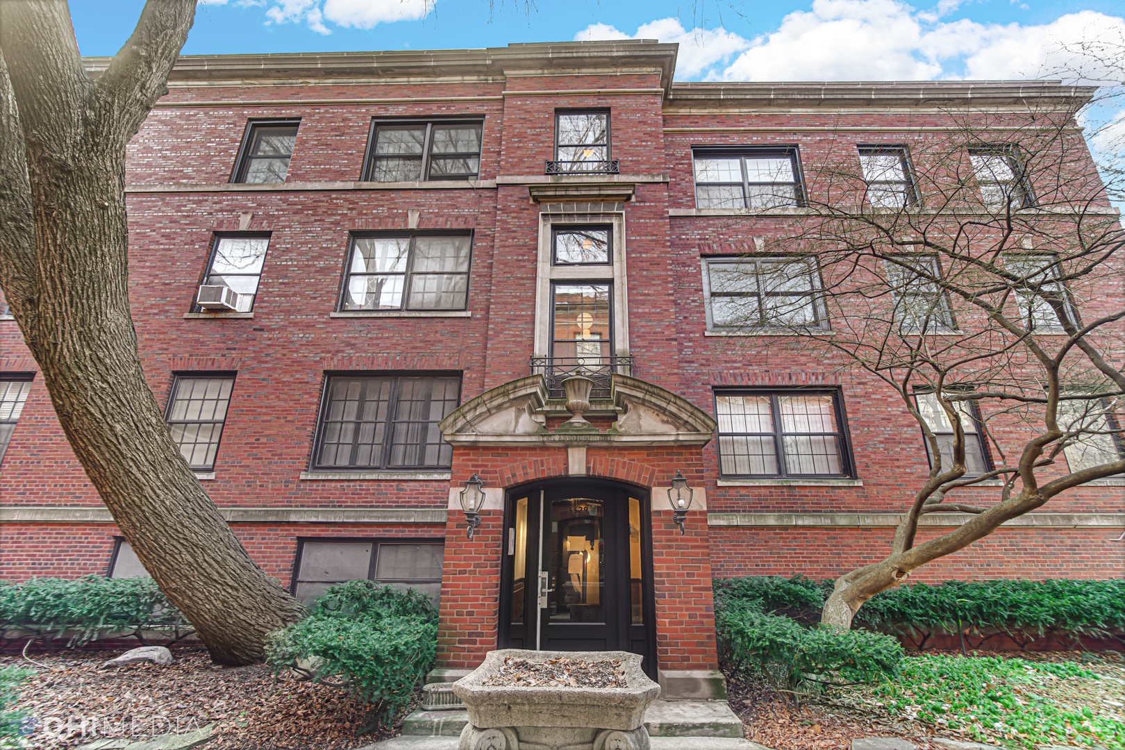 5529 South Blackstone Ave Unit 3E