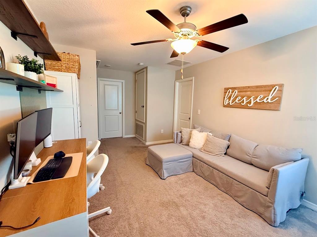 9712 Lemon Drop Loop Ruskin, FL 33573 - Photo 14 of 34 Gallery Image 14