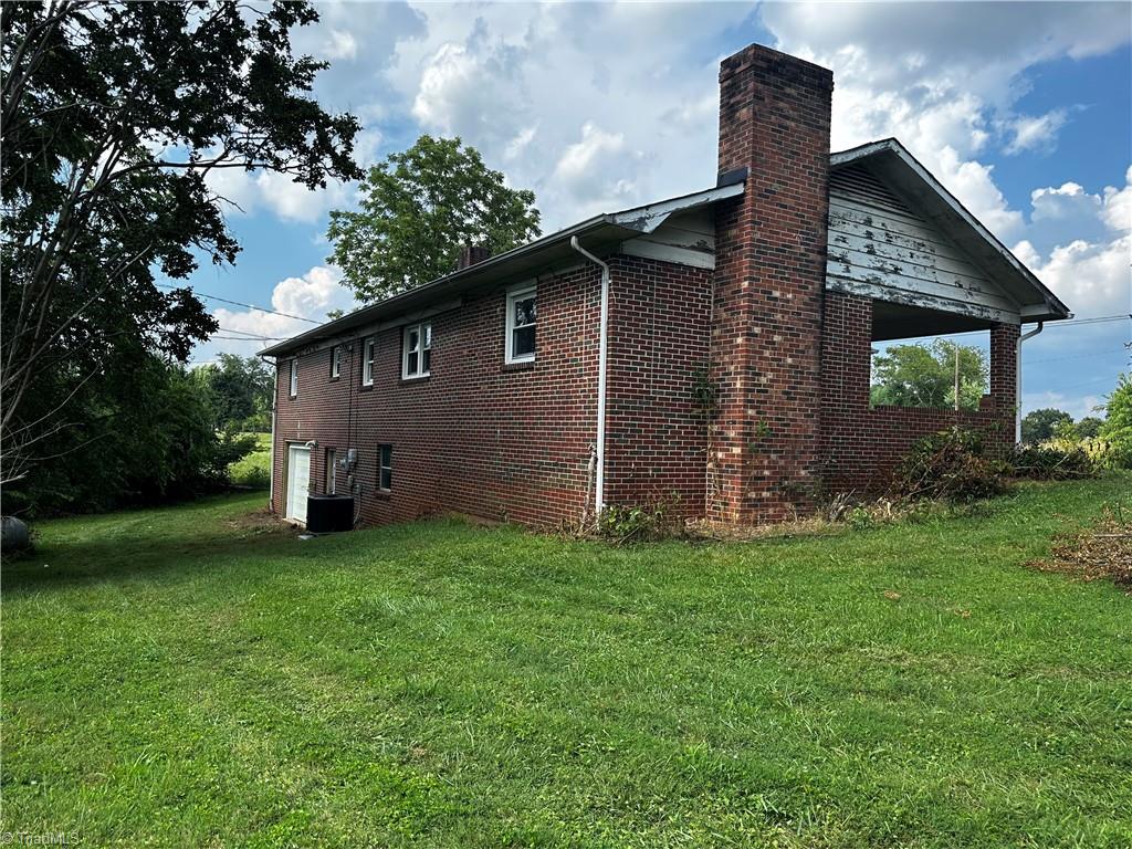 2912 Windy Ridge Road North Wilkesboro, NC 28659 - Photo 3 of 12 Gallery Image 3