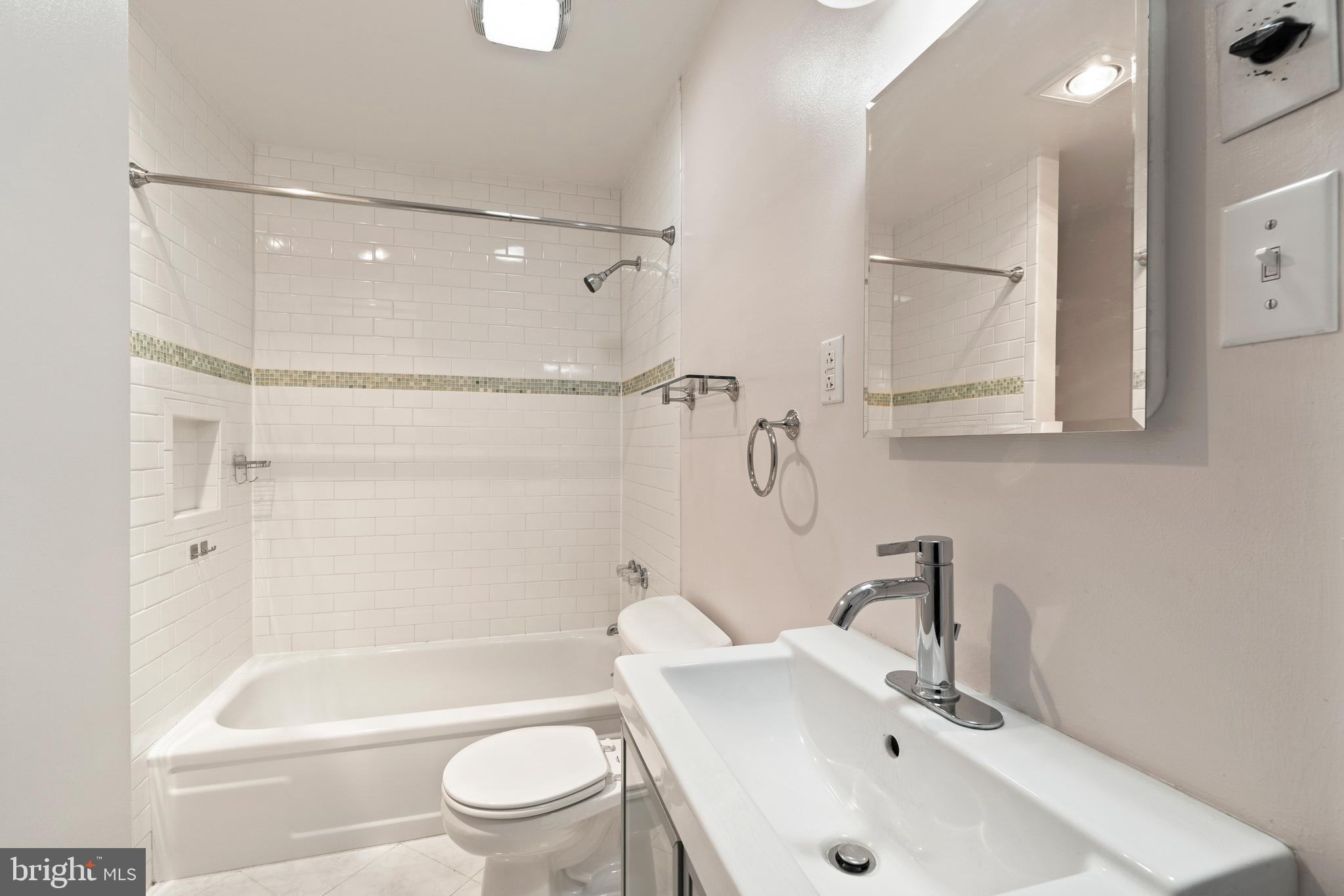 1855 Calvert Street Northwest, Unit 502 Washington, DC 20009 - Photo 14 of 22