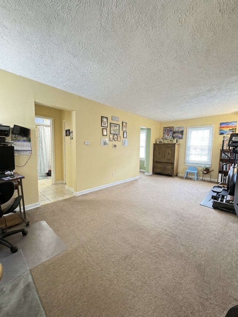 224 North Wolf Road Wheeling, IL 60090 - Photo 5 of 21