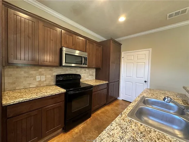 $2,500 | 3404 Cullen Trail, College Station, TX 77845