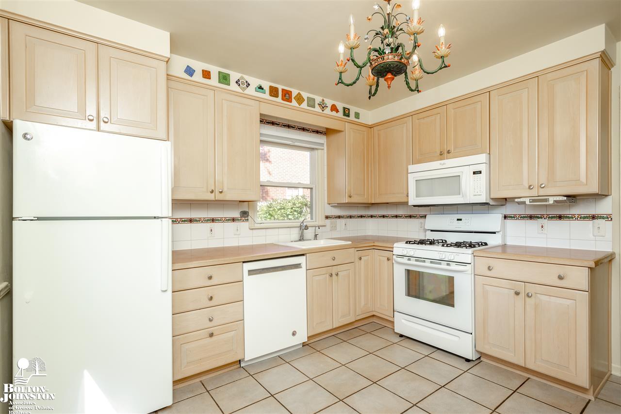 1231 Torrey Road Grosse Pointe Woods, MI 48236 - Photo 7 of 41