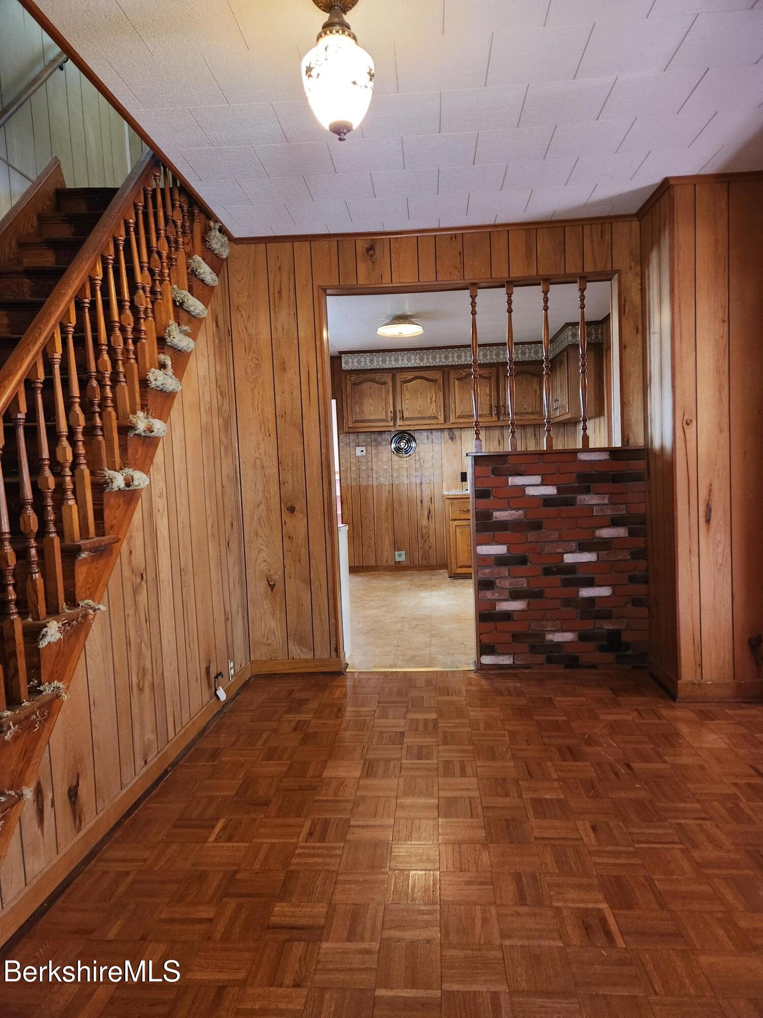 25 Ashley Street Pittsfield, MA 01201 - Photo 6 of 17 20250920_101227