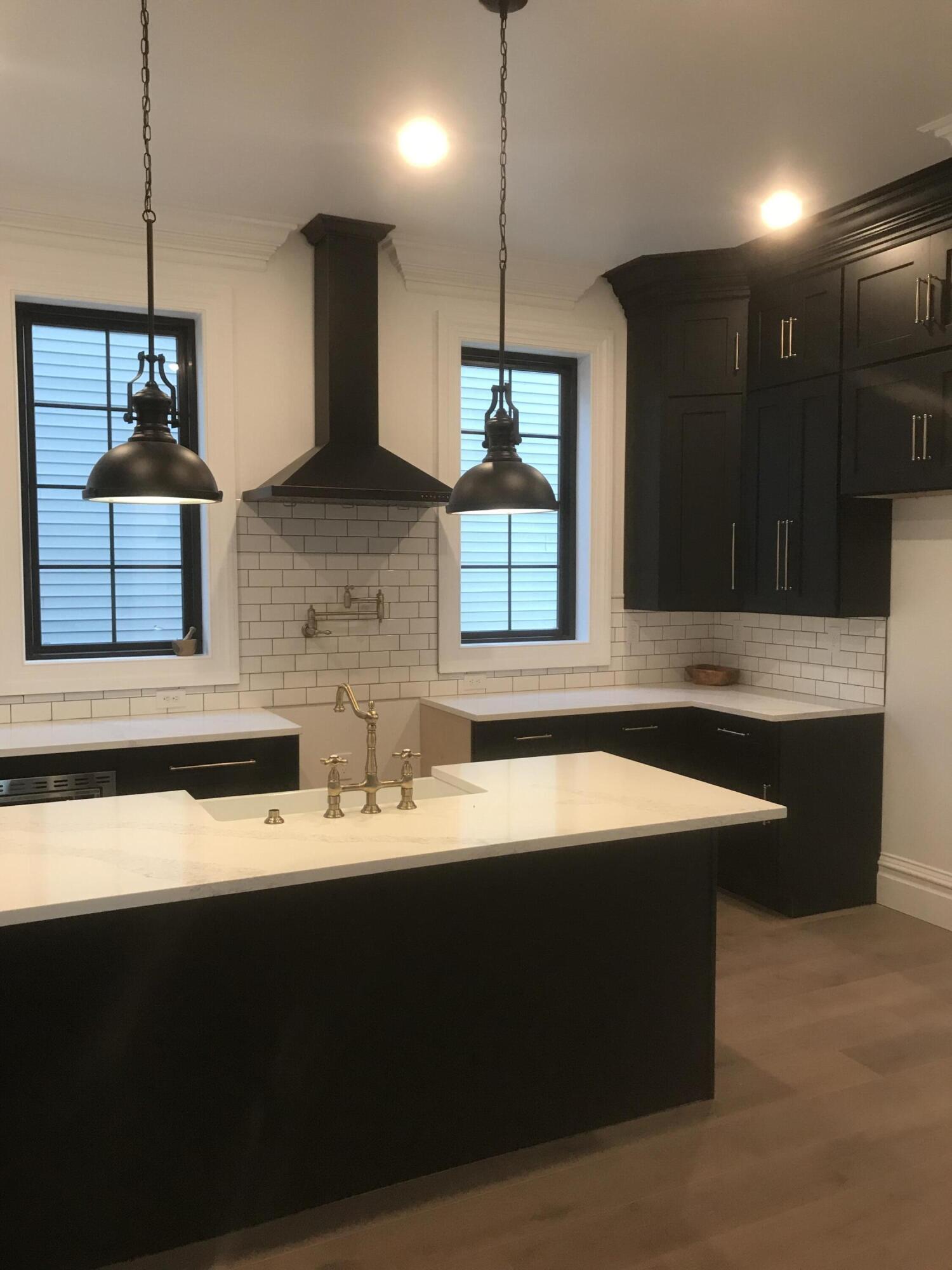 2006 Watkins Lake Road Waterford, MI 48328 - Photo 12 of 33 Kitchen3