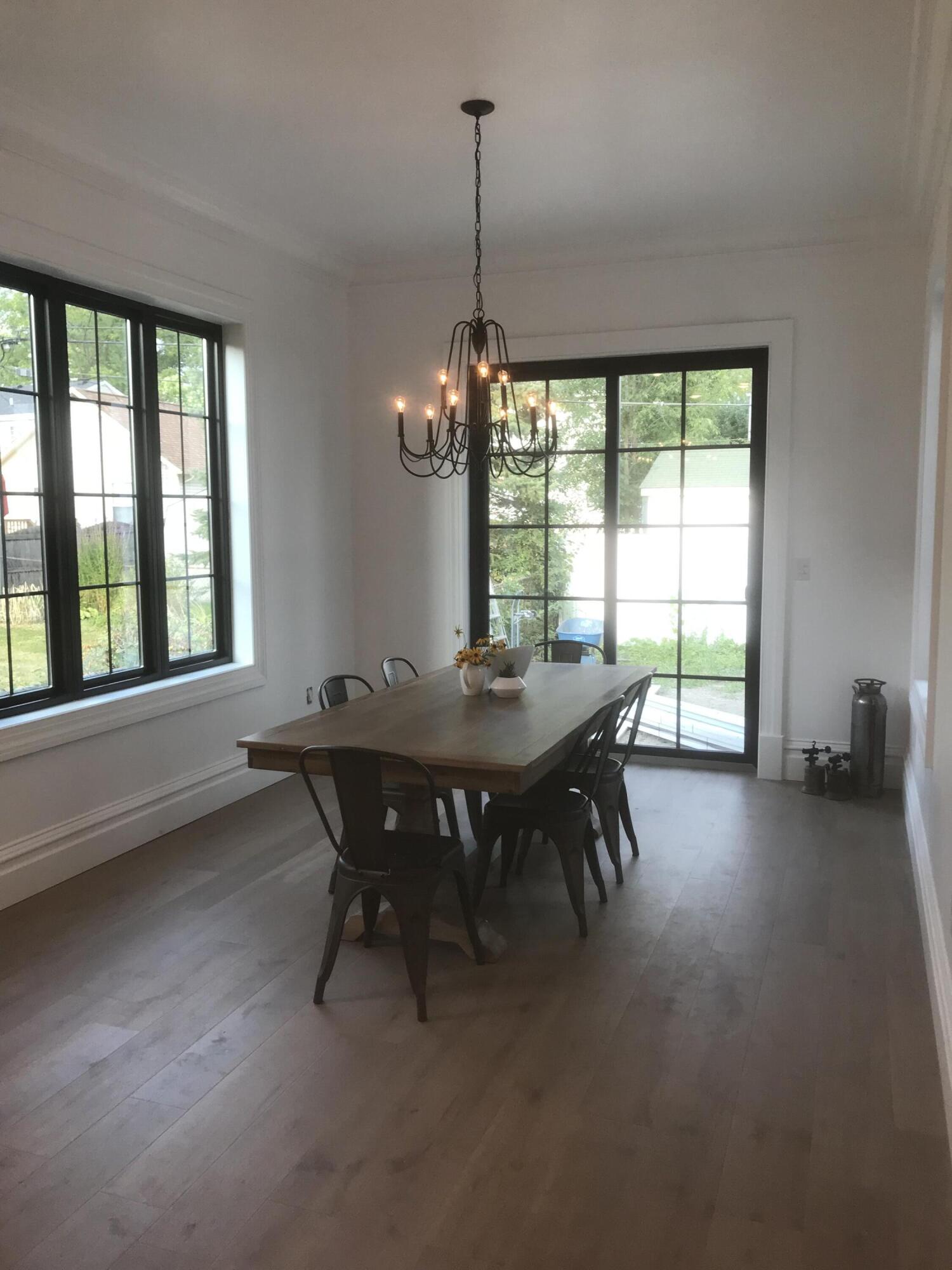 2006 Watkins Lake Road Waterford, MI 48328 - Photo 17 of 33 Dining