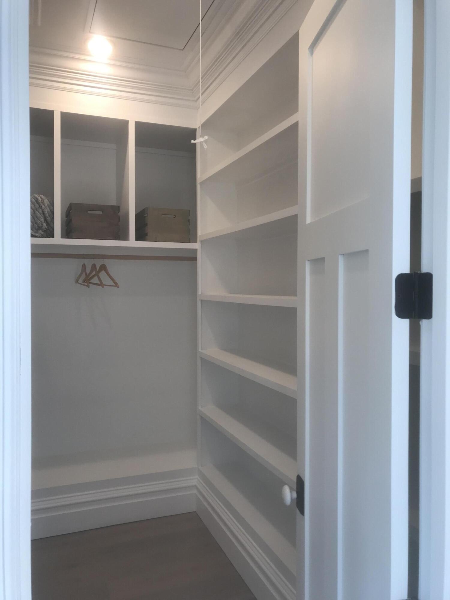 2006 Watkins Lake Road Waterford, MI 48328 - Photo 28 of 33 MasterCloset