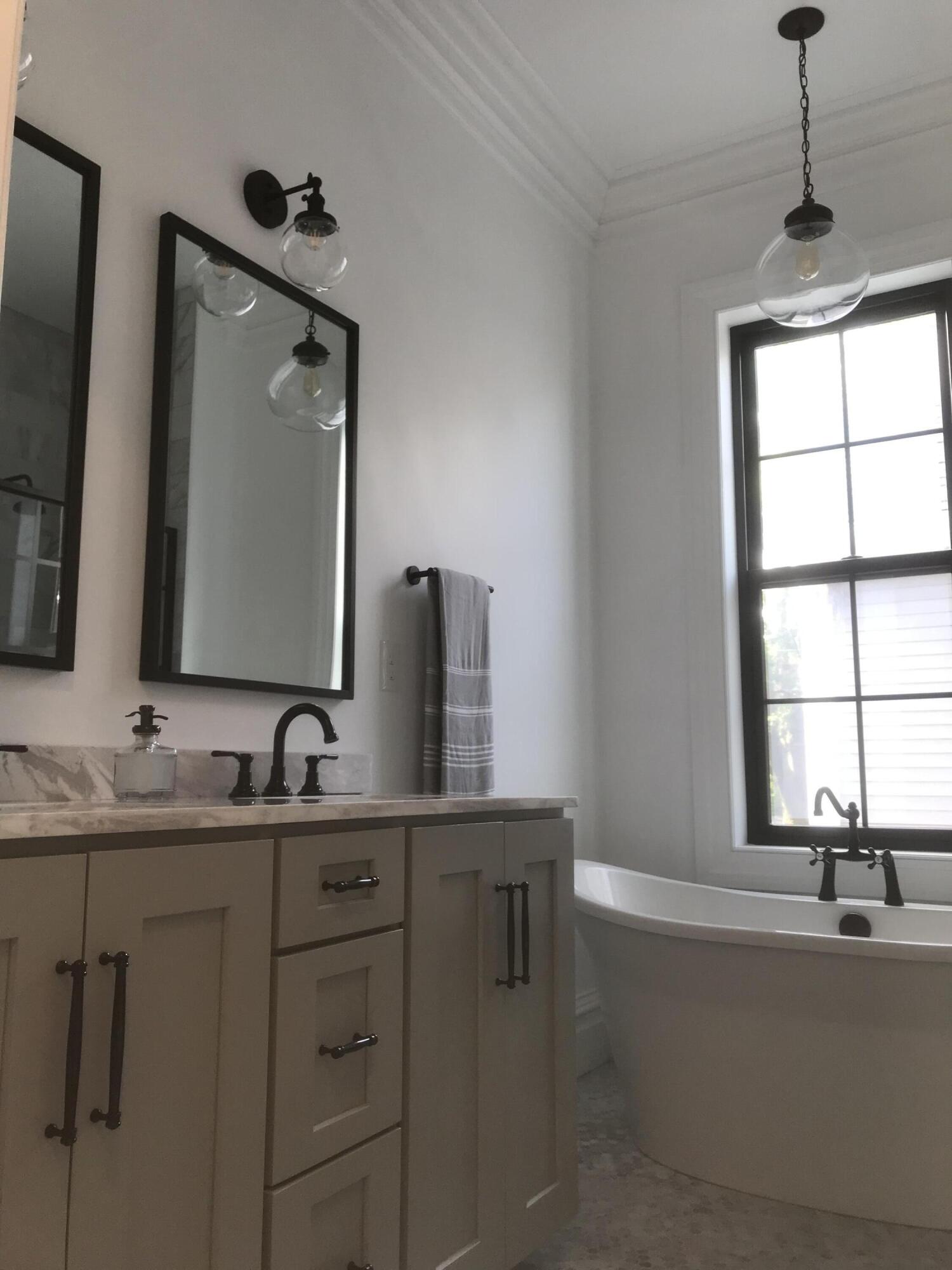 2006 Watkins Lake Road Waterford, MI 48328 - Photo 29 of 33 MasterBath3