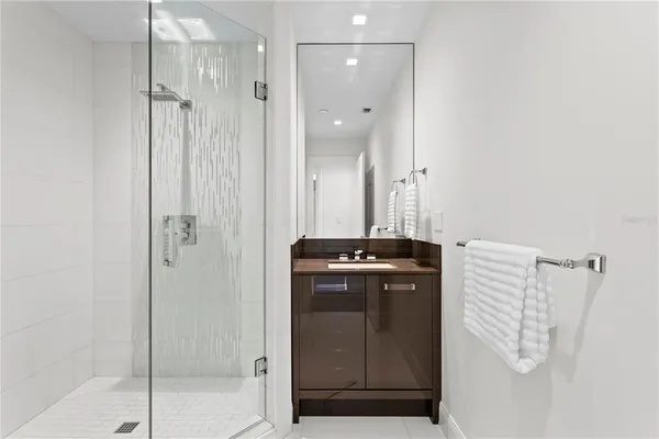$25,000 | 450 Knights Run Avenue, Unit 1801, Tampa, FL 33602
