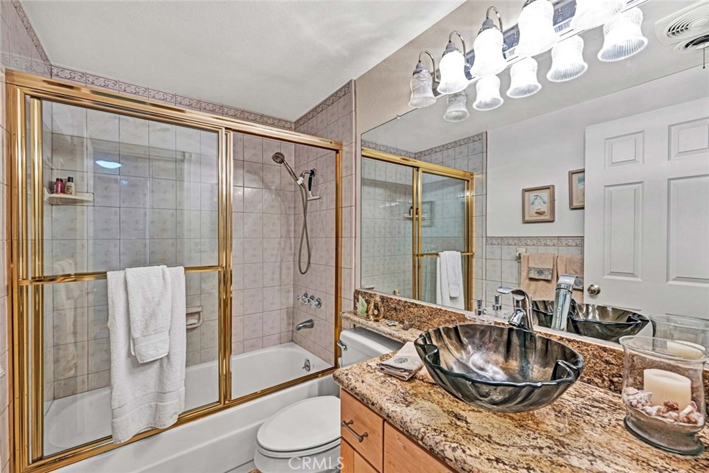14682 Emerywood Road Tustin, CA 92780 - Photo 21 of 32 Second bathroom