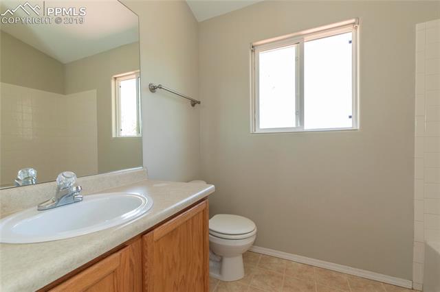 756 Ridgebury Place Fountain, CO 80817 - Photo 17 of 30 Upper Level Full Bathroom